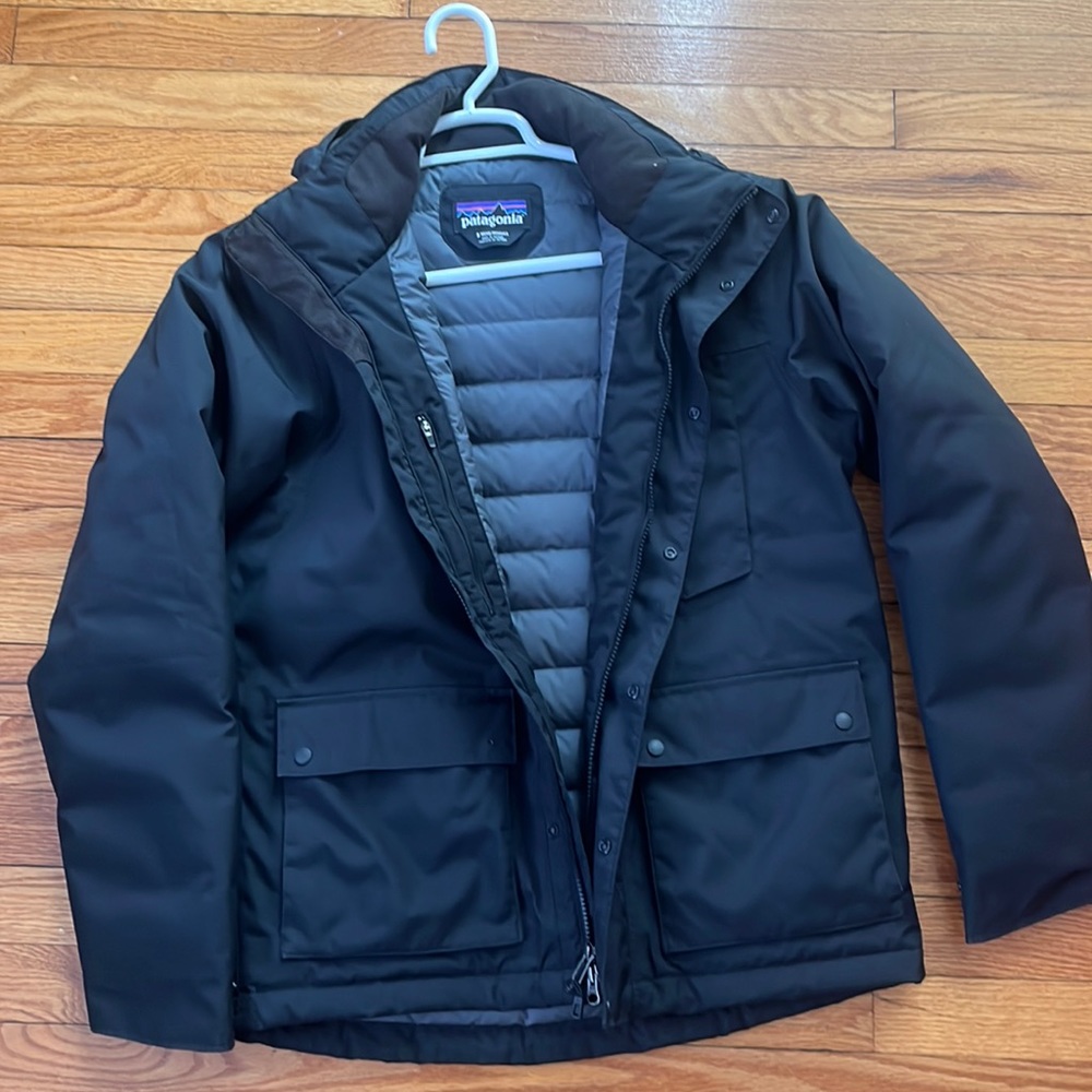 Patagonia black/grey inside mens small jacket with hood